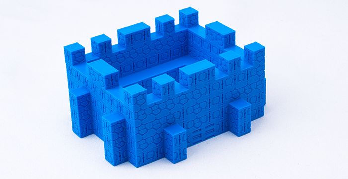 blaue Ritterburg auf weißem Grund