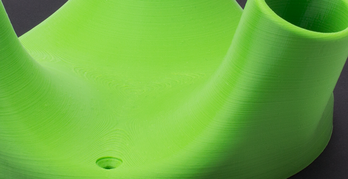 Unterseite eines Dreibeintisches, Nahaufnahme