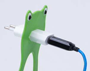 Frosch mit Ladekabel
