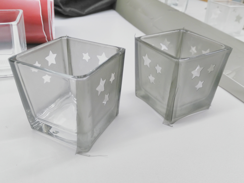 Übertrag von Sandstrahlfolie-Elementen auf Dekoglas