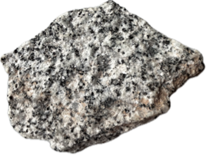 Das Bild zeigt einen unregelmäßig geformten Stein mit einer gesprenkelten Oberfläche in Schwarz, Weiß und Grau