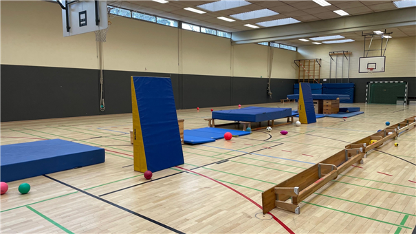 Aufbau in der SporthalleBeschreibung