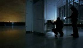 Einbrecher am Lüftungsschacht