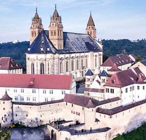 Kultusministerin Dr. Susanne Eisenmann im Austausch mit angehenden Schulleiterinnen und Schulleitern