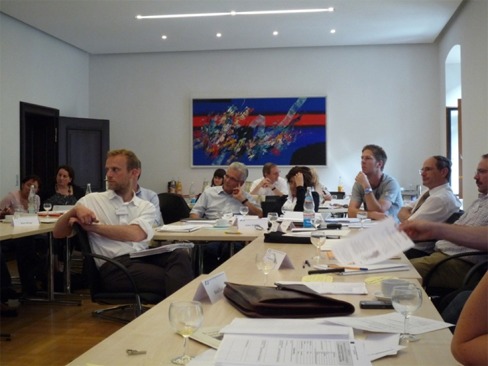 In intensiven Gesprächen erarbeiteten die Tagungsteilnehmer viele Ideen für neue, grenzüberschreitende Schulprojekte.